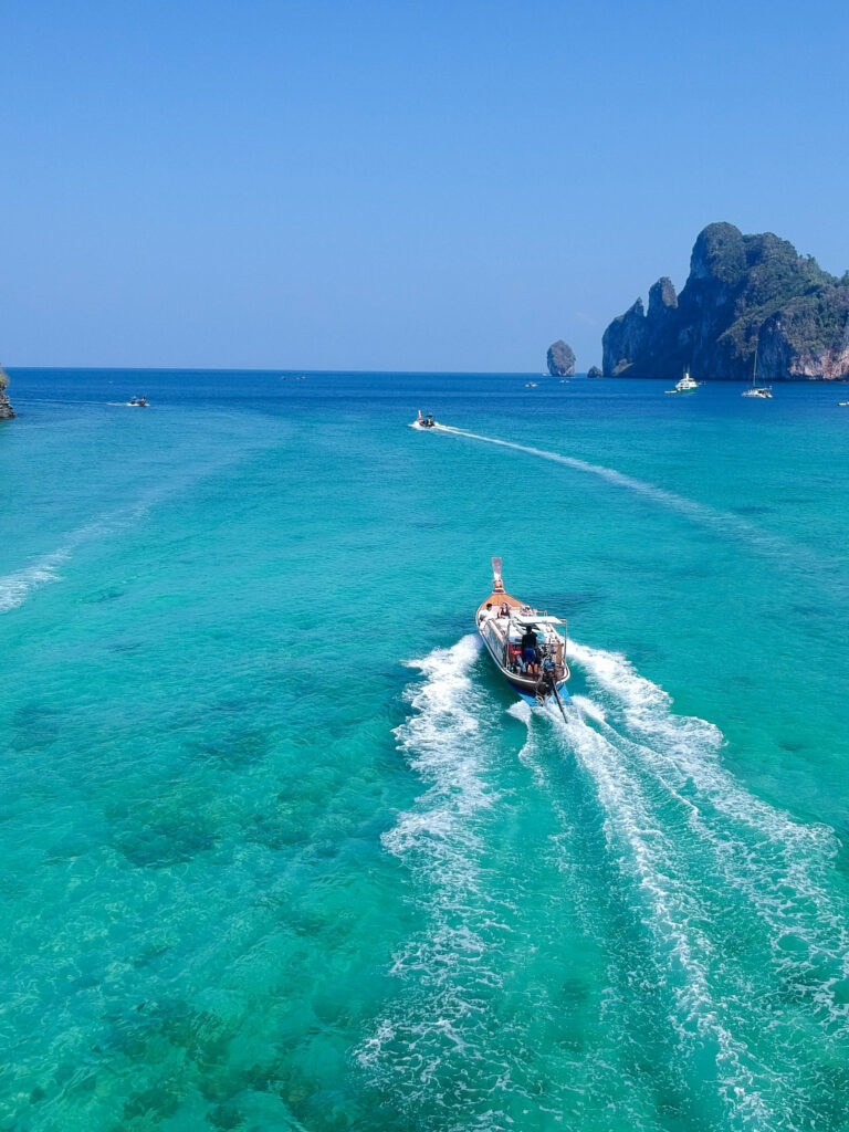 luxury-long-tail-boat-koh-phiphi-thailand-26