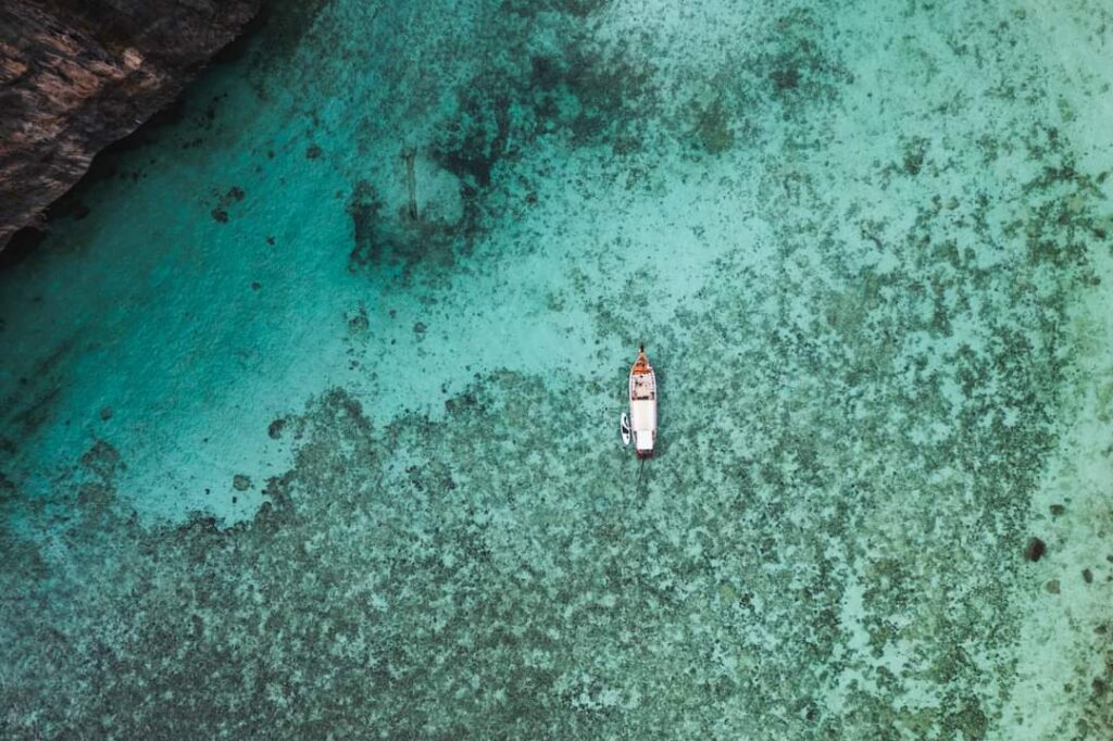 luxury-long-tail-boat-koh-phiphi-thailand-22