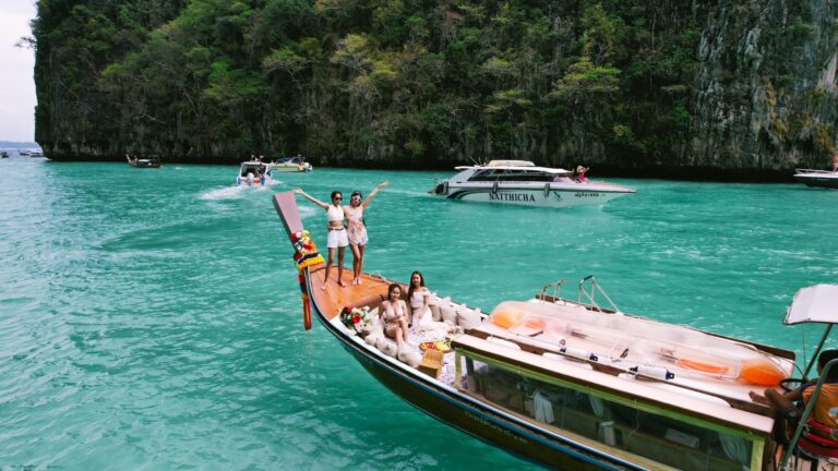 luxury-long-tail-boat-koh-phiphi-thailand-4